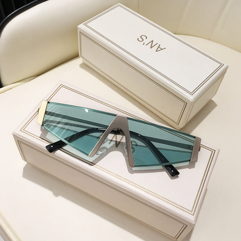 Super Cool Triangle Sunglasses Men And Women